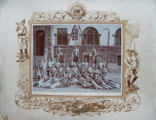 hasici-pred-radnici-celek.jpg